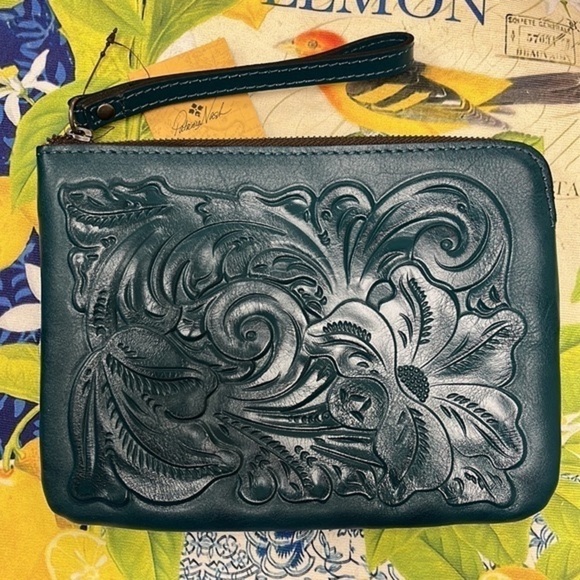 Brand New Patricia Nash Genuine Tooled Leather Blue Coral Cassini Wristlet - Picture 15 of 15